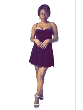 Robe courte noir en velours idéal pour les fêtes