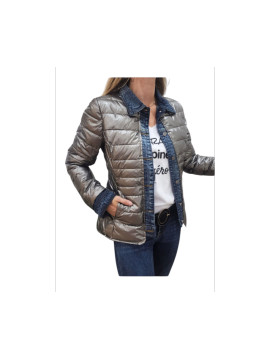 Doudoune argentée rebords jeans