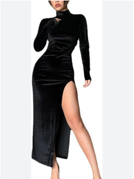 Robe noire en velours col montant manches longue