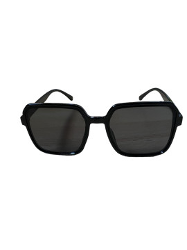 Lunette de soleil carré noir