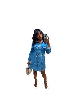 Robe jeans boutonné avec ceinture