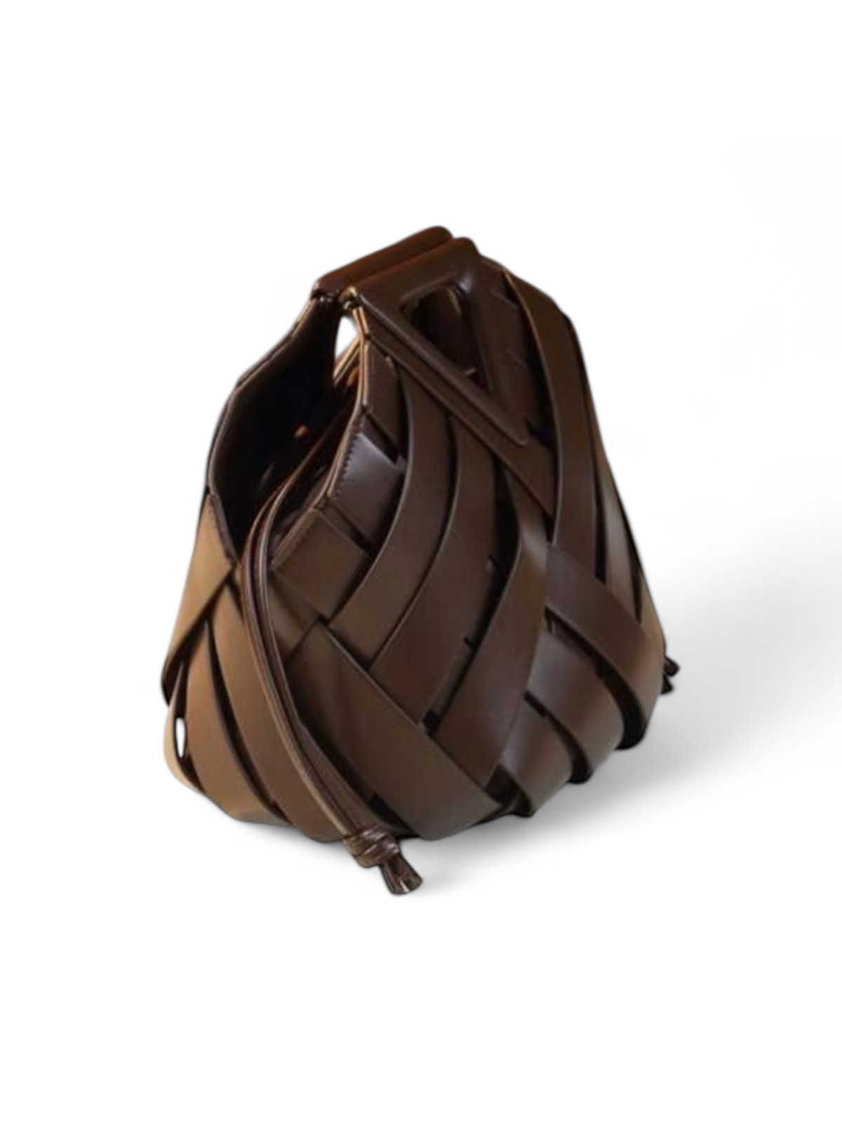 Sac à main marron tressé