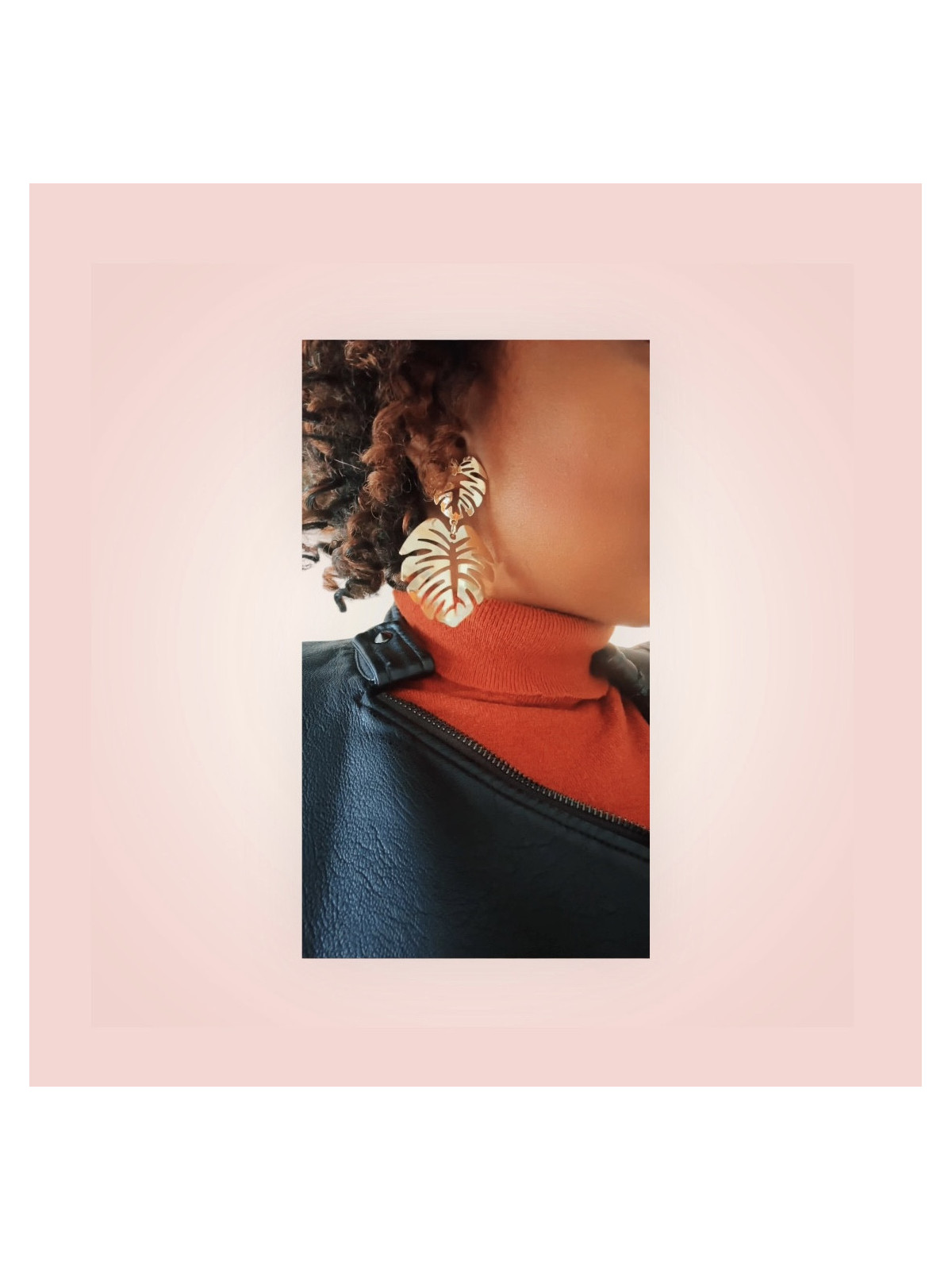 Boucles élégante doré forme feuille