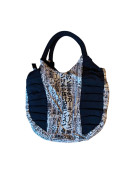 Sac four tout à motifs écriture chinois couleur noir et blanc