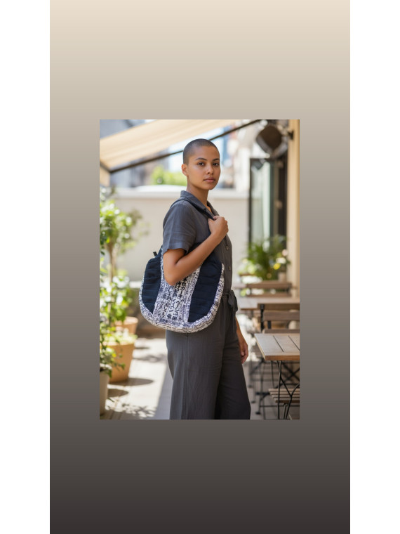 Sac four tout à motifs écriture chinois couleur noir et blanc