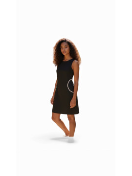 Robe noir moulante train blanc de côté