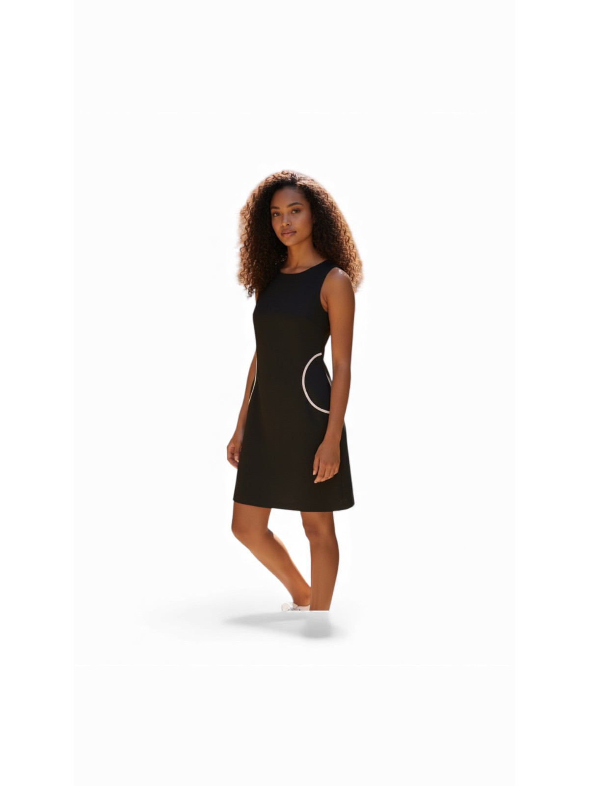 Robe noir moulante train blanc de côté