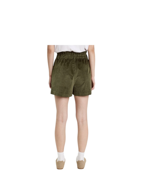 Short en velour couleur vert