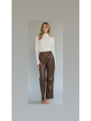 Ensemble pantalon en cuir marron et haute transparente col roulé