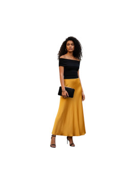 Ensemble en soie et satin ,jupe longue,haut ,talons,sac ,bijoux