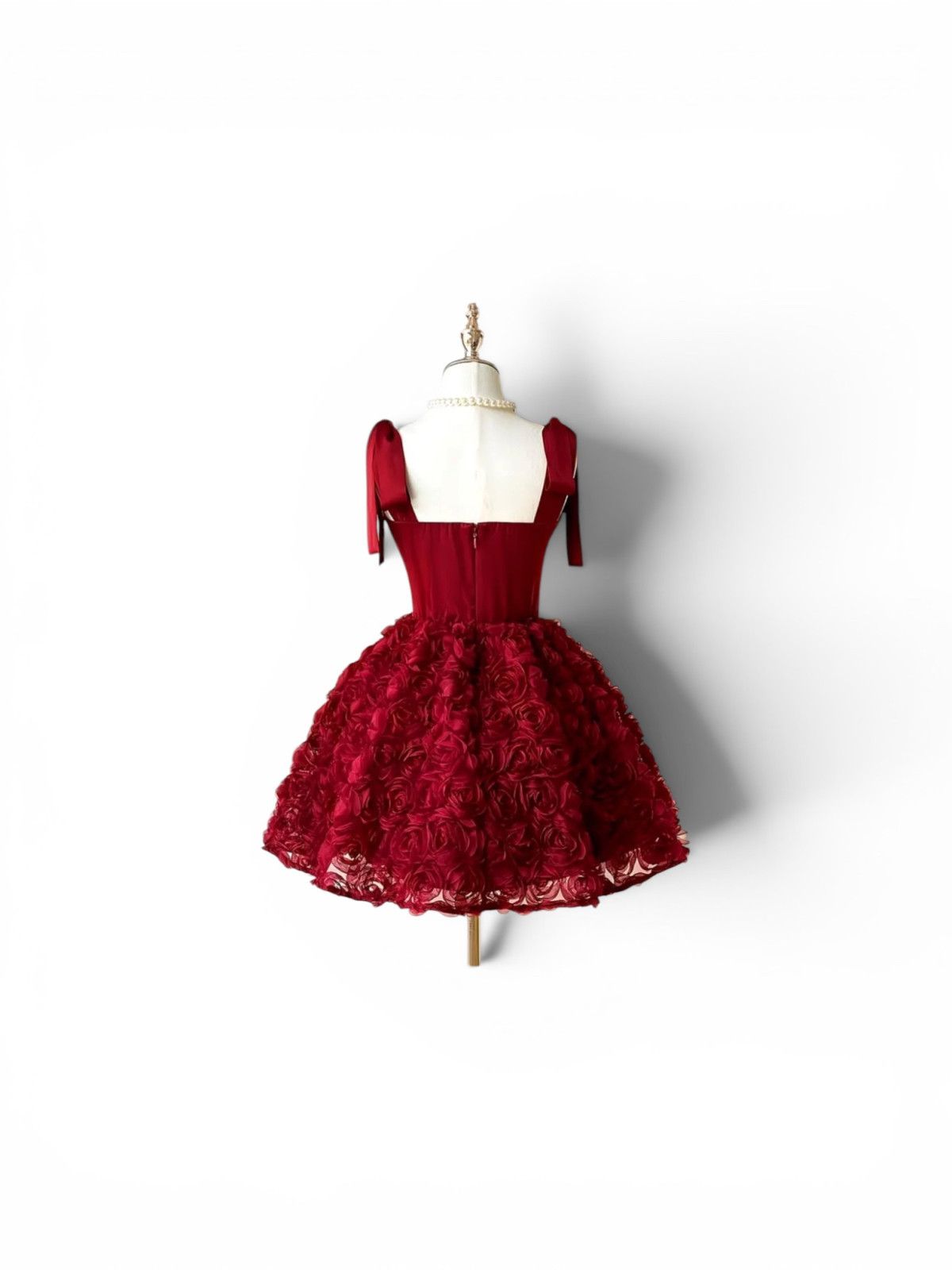 Robe de soirée sirène sans bretelles en satin cintrée à la taille, élégante et romantique, avec floraux
