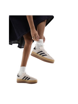 Baskets pointure 38 noir et blanc